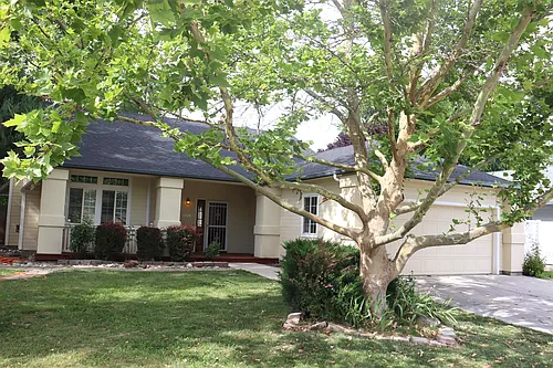 1328 E Hunter Dr Photo 1