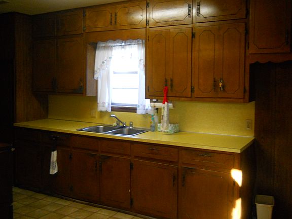 5th image of 790 Pine St