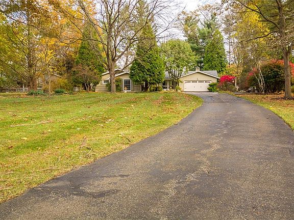 2nd image of 140 Manning Dr