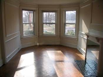 4th image of 1005 Park Pl