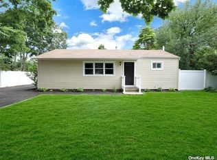 110 Suffolk Ave, Brentwood, NY 11717