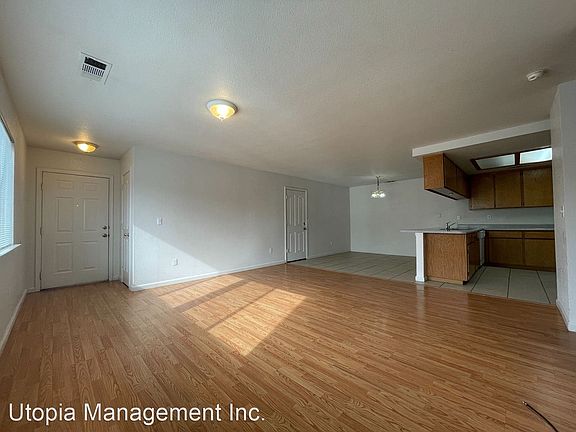 3rd image of 545 Howard Ct Unit B