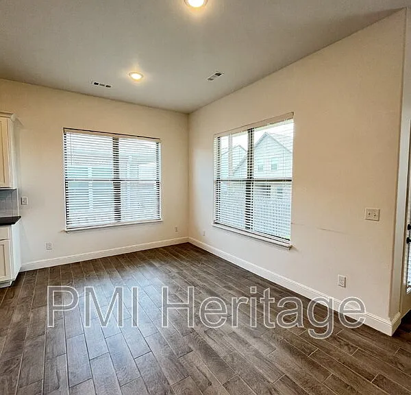 2060 Periwinkle Pl — Photo 11