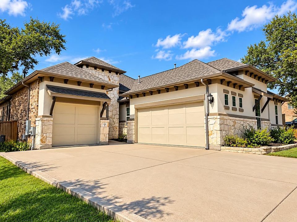 1st image of 221 Lake Rim Cir