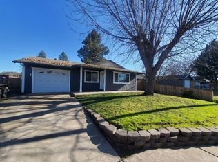 14 Buchanan Ave, Eagle Pt, OR 97524