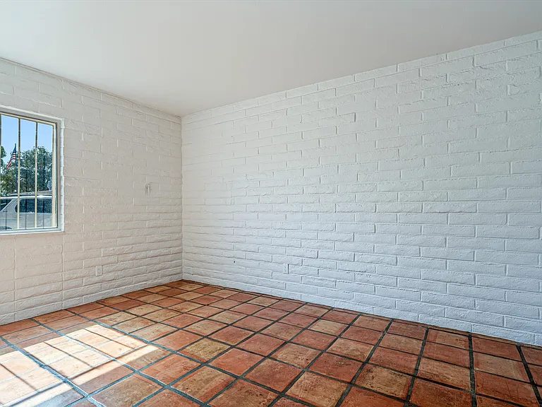 2736 S Calle Yucatan — Photo 17