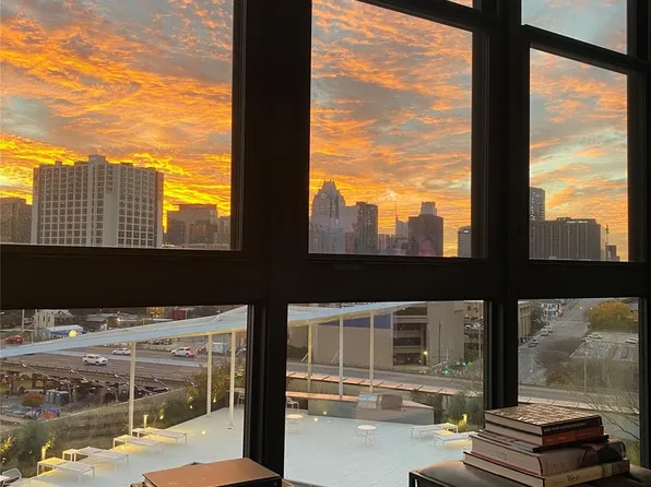 800 Embassy Dr APT 326, Austin, TX 78702