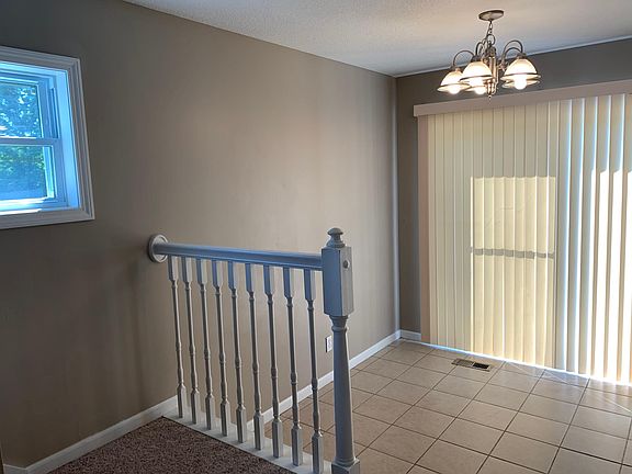 2nd image of 621 Glen Ct
