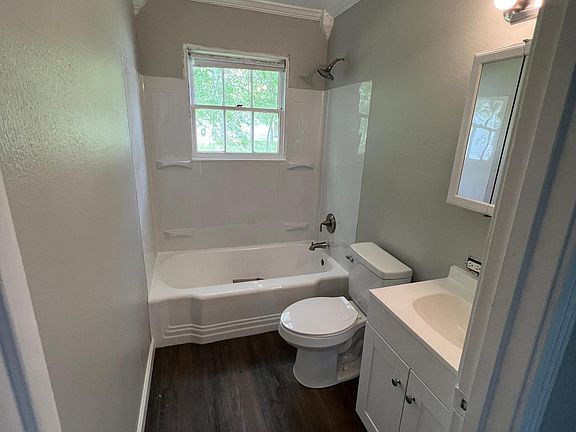 4th image of 1106 Margot St