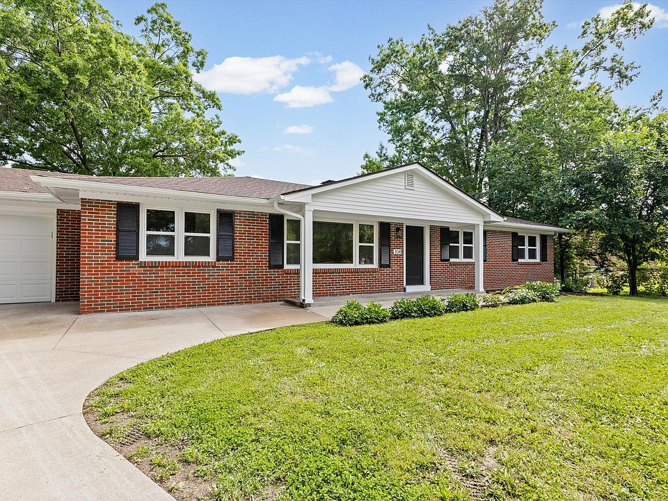 1st image of 104 Defoe Ct