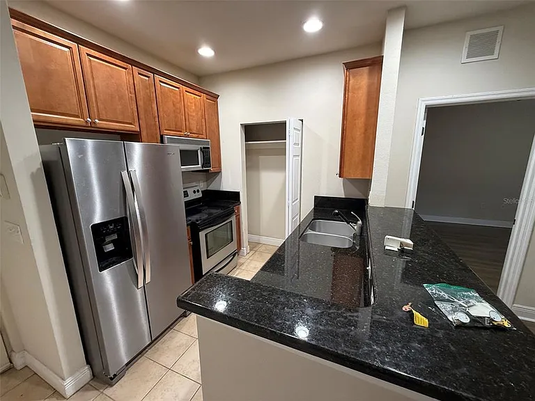 1500 NW 4th Ave #101 — Photo 3