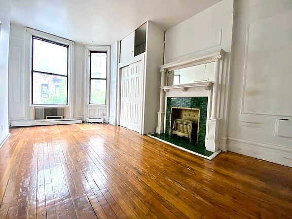 2nd image of 513 W 173rd St #2AA