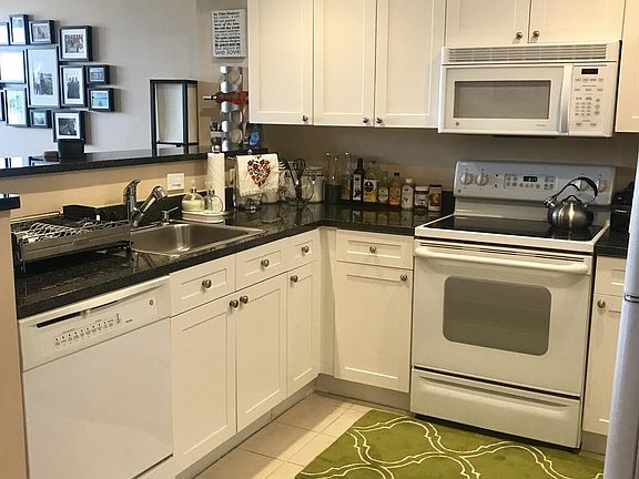 4th image of 300 Mamaroneck Ave APT 418