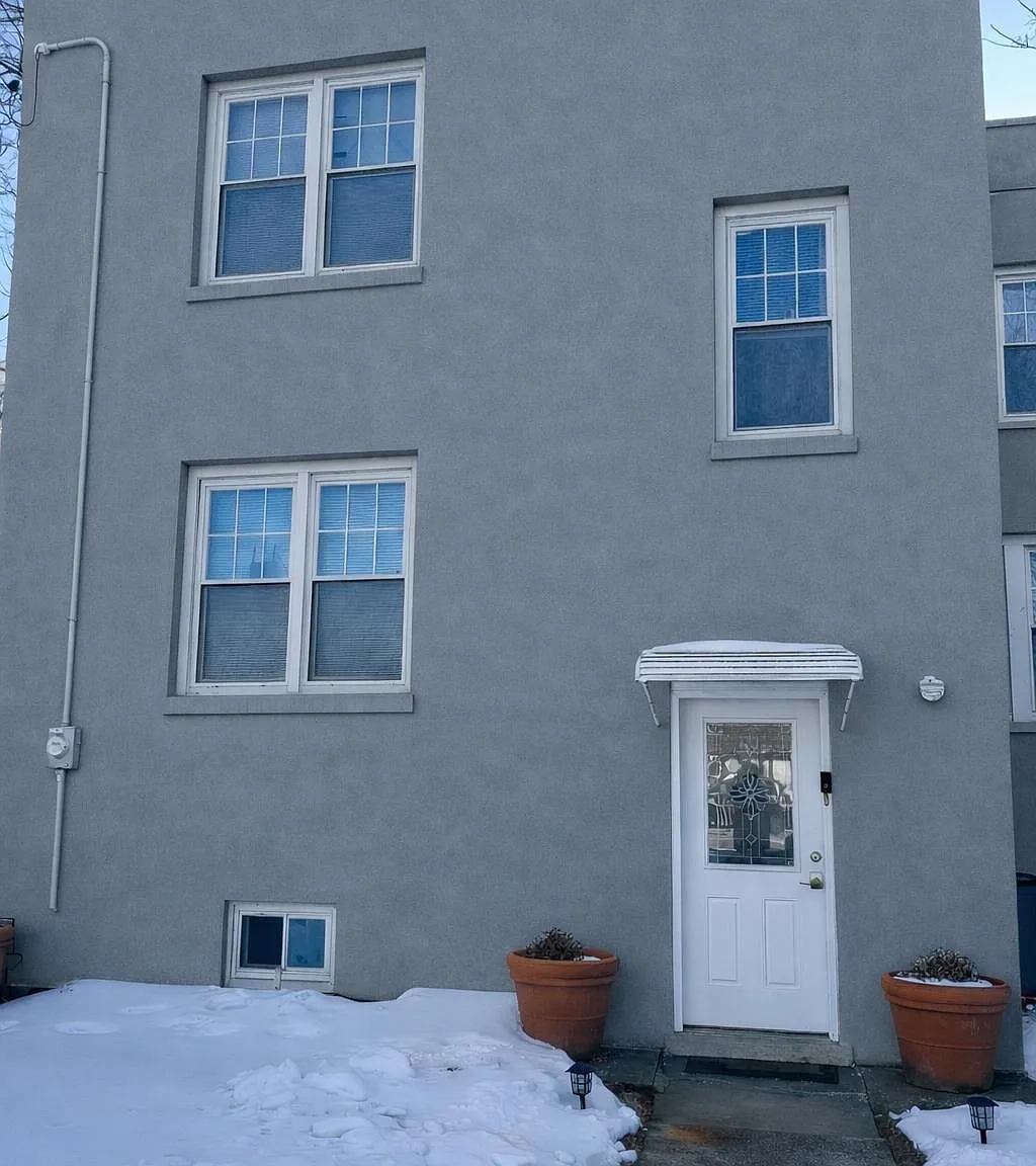 3 bed, 1.0 bath, $2,900 — Photo 1