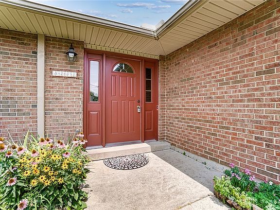 4th image of 8264 Meadowlark Dr