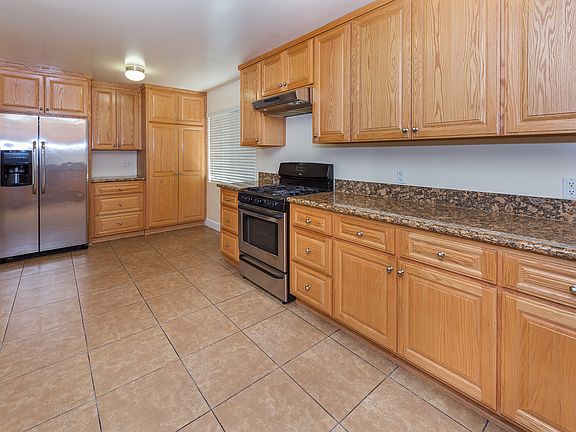 4th image of 8025 Farralone Ave