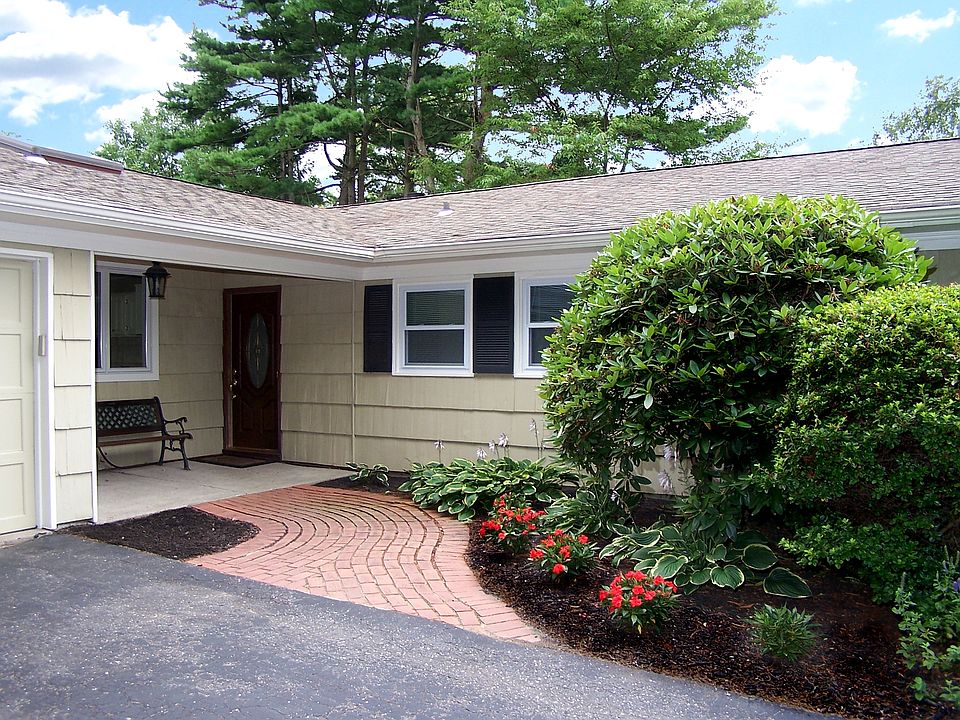 1st image of 37 Hastings Dr