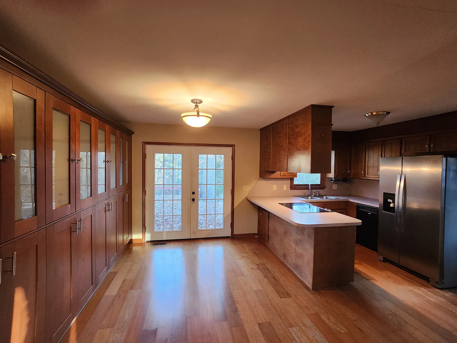 3 bed, 1200 sqft, $1,950 — Photo 2