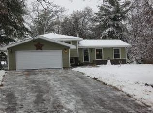 645 Hardy Trl, Waupaca, WI 54981