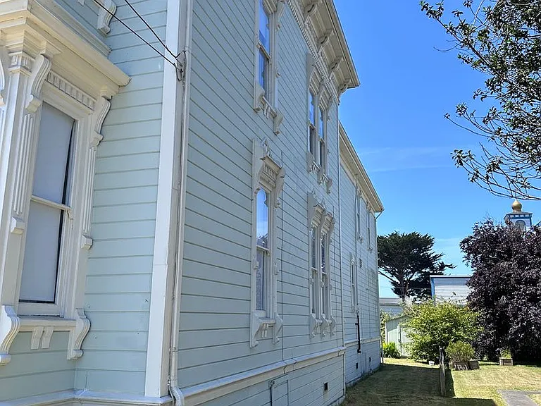 942 G St — Photo 4