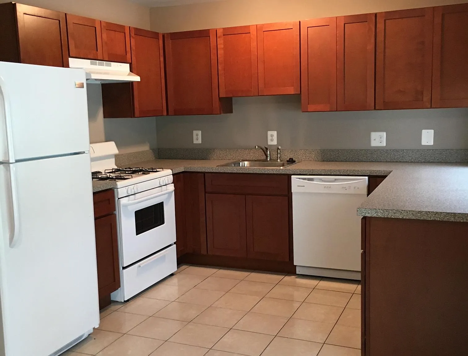 4 bed, 1732 sqft, $2,900 — Photo 3