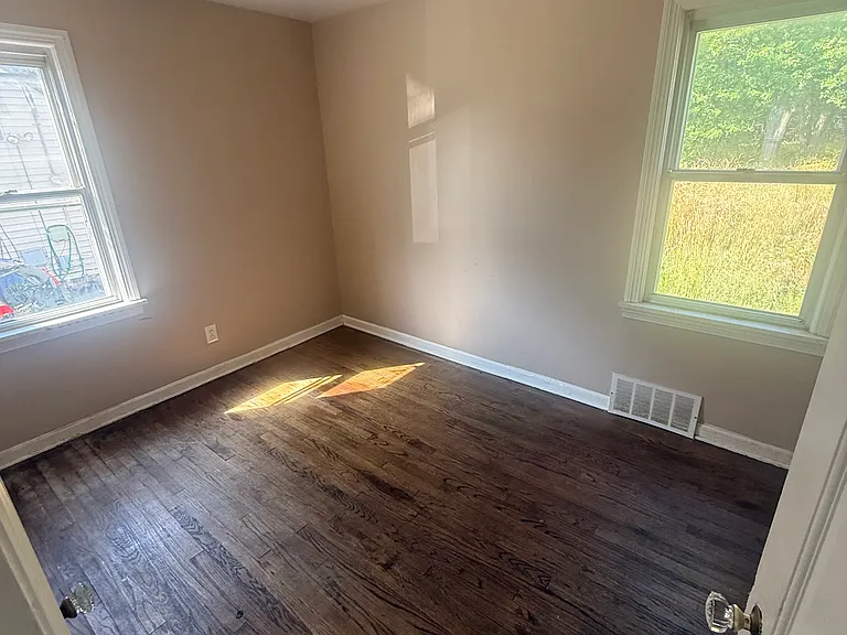 2207 Green Rd — Photo 6