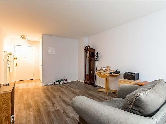 5th image of 52-40 39th Dr APT 1M