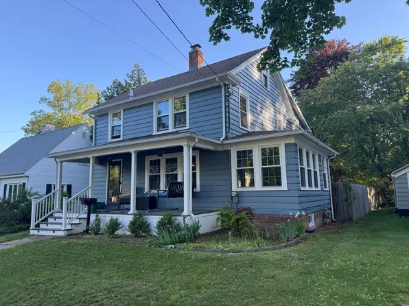 112 Wayland St, North Haven, CT 06473