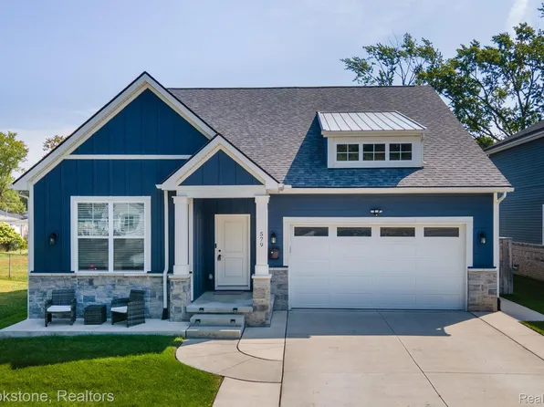 579 S Bywood Ave, Clawson, MI 48017