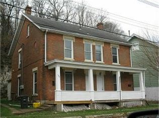 490-492 W Locust St, Dubuque, IA 52001