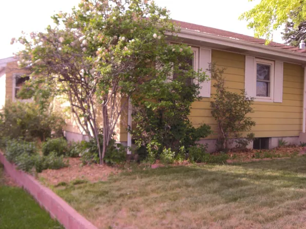 3212 Acacia Dr, Cheyenne, WY 82001