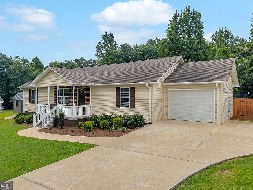 1st image of 423 N Point Cir