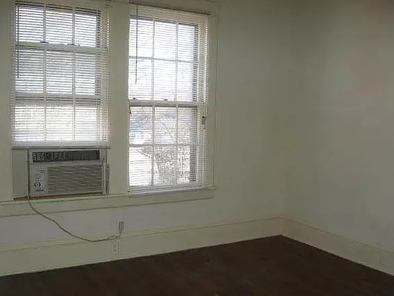 216 Dexter Pl — Photo 8