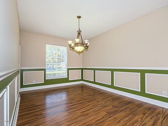 5th image of 1300 River City St
