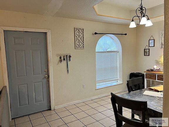 3rd image of 6702 Los Lobos Dr
