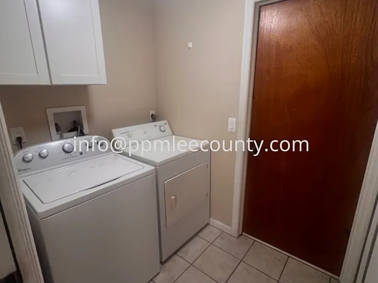 1015 SE 25th Ter — Photo 9