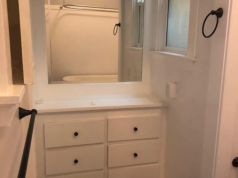 425 University Ave #8 — Photo 3