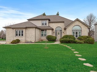 1203 Lindsay Ct, Wheaton, IL