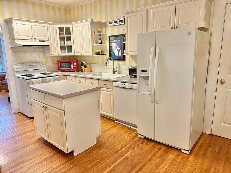319 Circle Ave — Photo 10
