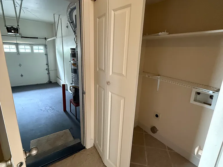2105 NE Cleveland Ave — Photo 10