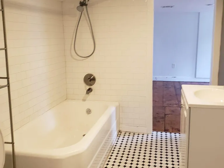 211 Milford Rd — Photo 5