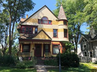 1223 Kavanaugh Pl, Wauwatosa, WI 53213