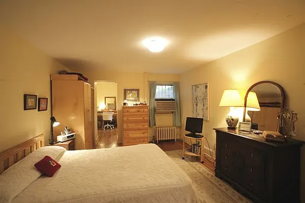 Sold by Garfield Realty  | media 32