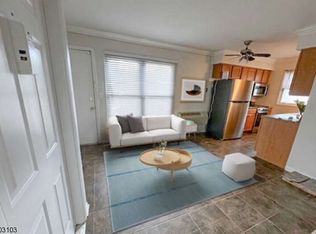 4-6 Grant St #1-R, Montclair, NJ 07042