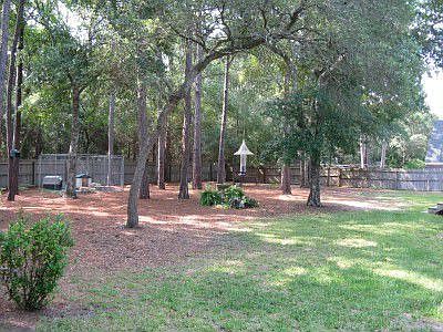  Large Fenced  BackYard