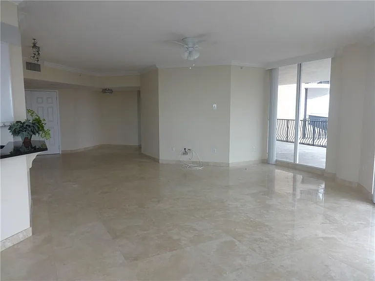 100 Birch Rd #1106B — Photo 20