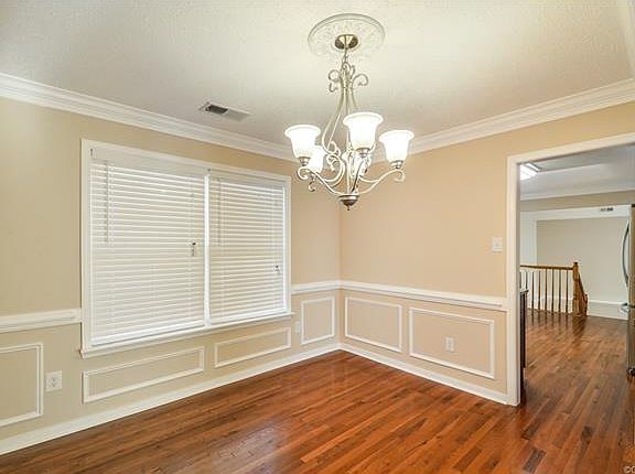 5th image of 3332 Meadowmont Ln
