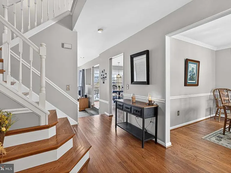 419 Country Club Dr — Photo 3