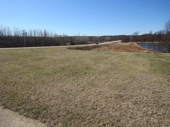 Broadway St SW, Hopkinton, IA 52237