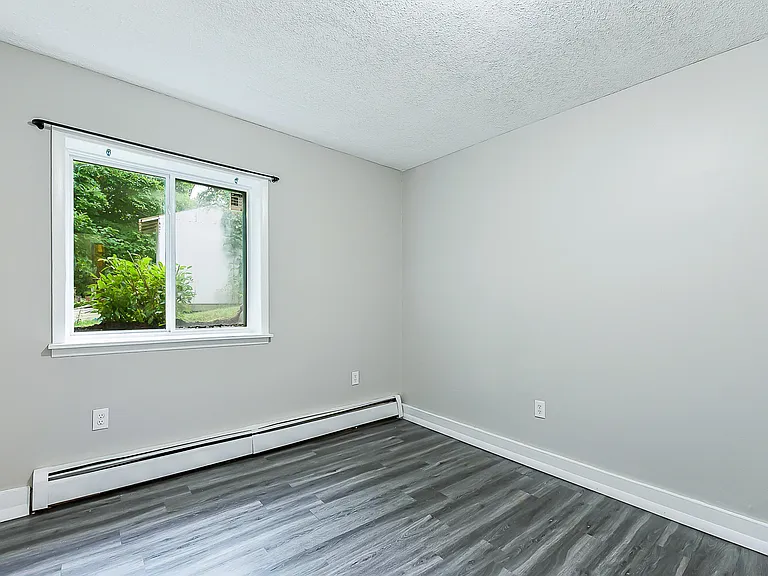 9275 Brookside Dr #H — Photo 10
